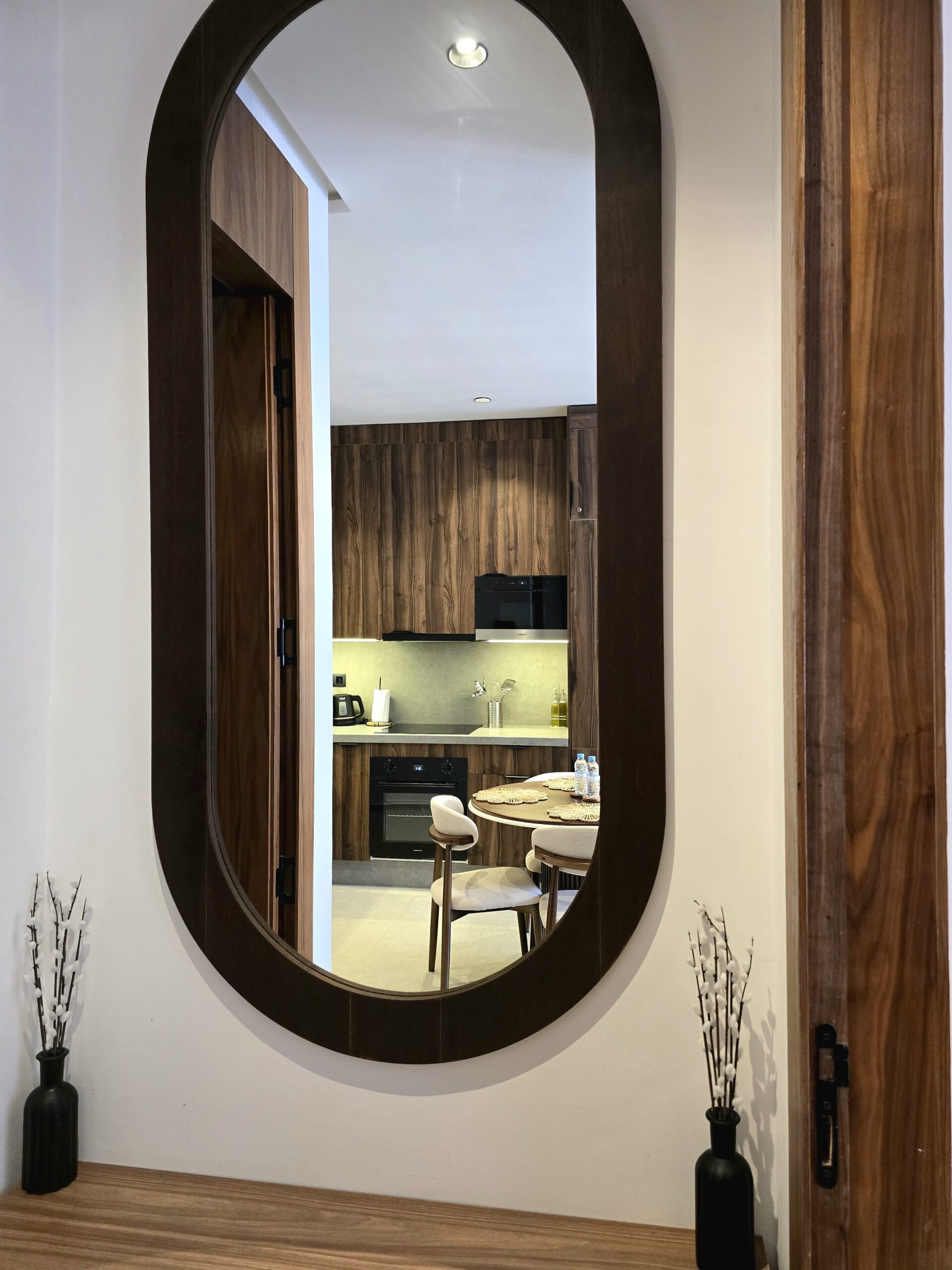 Cuisine entièrement équipée moderne dans un appartement en location courte durée à Marrakech
